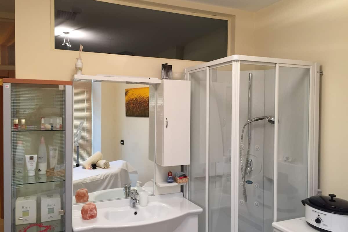 turkish bath/hammam, body treatments, hot stone massages