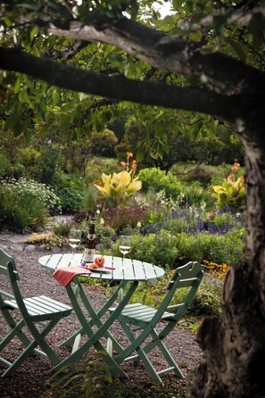 Garden - The Settlers Inn (Hawley)