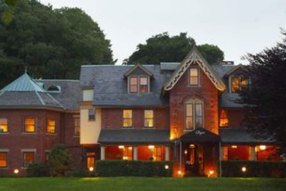 The Sayre Mansion Inn