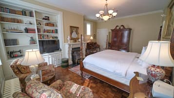 The MacIntosh Suite | Premium bedding, individually decorated, desk, laptop workspace
