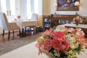 Dining - The Inn on Negley (Pittsburgh)