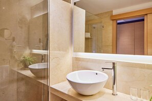 In-room safe, desk, blackout drapes, cribs/infant beds - Zafiro Tropic (Alcúdia)