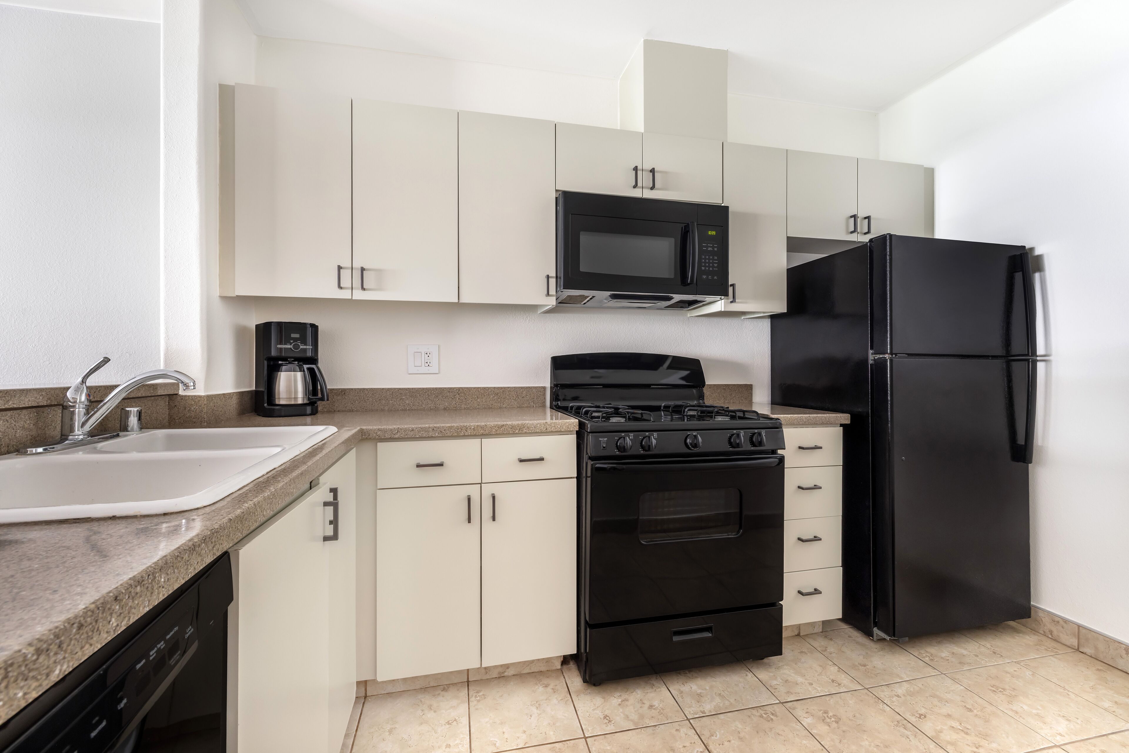 Coffee/tea maker, microwave