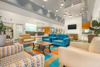 Concierge desk at Hilton Vacation Club Palm Canyon Palm Springs