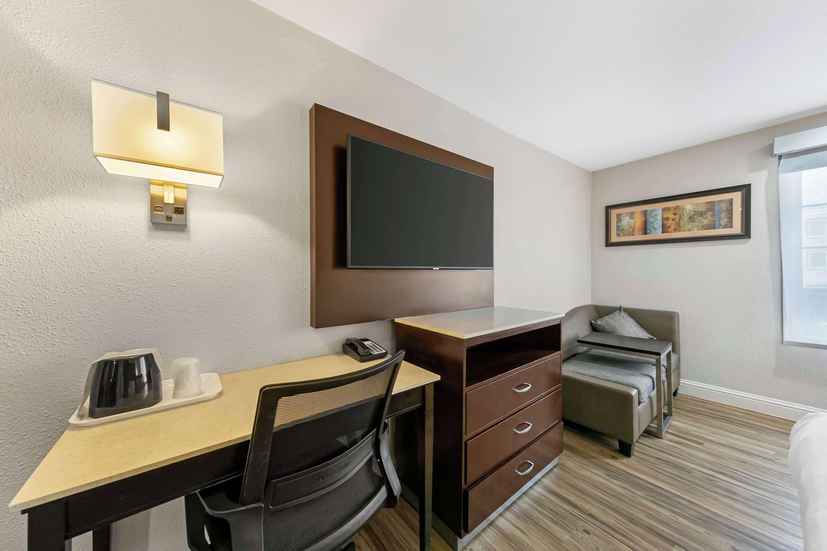 Photo - Quality Inn & Suites Sacramento Downtown Area