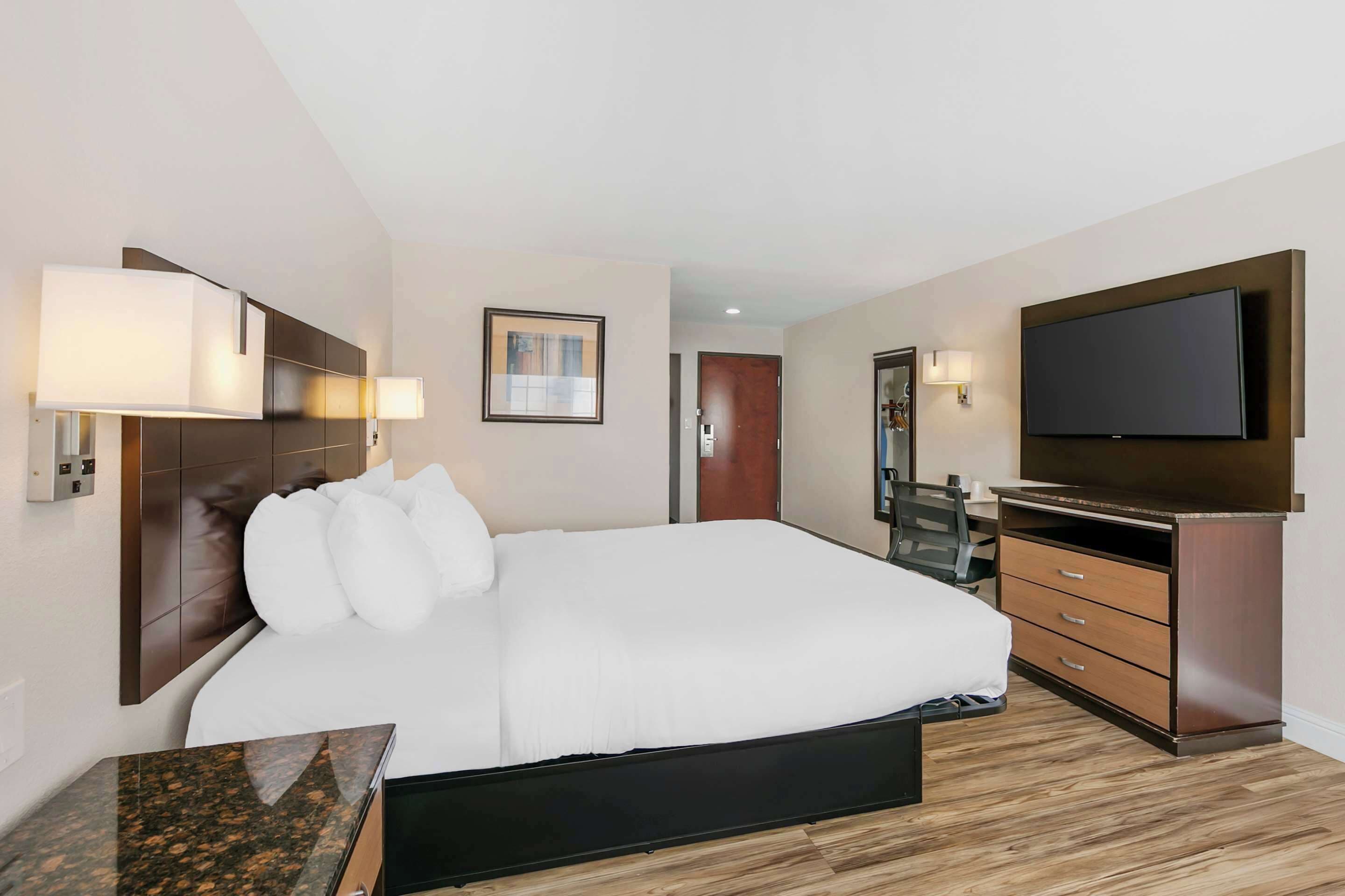 Photo - Quality Inn & Suites Sacramento Downtown Area