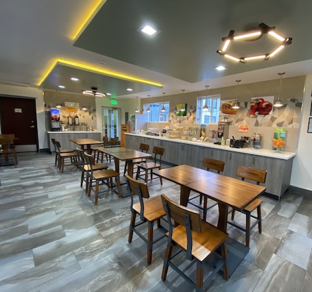 Desayuno completo incluido todos los días