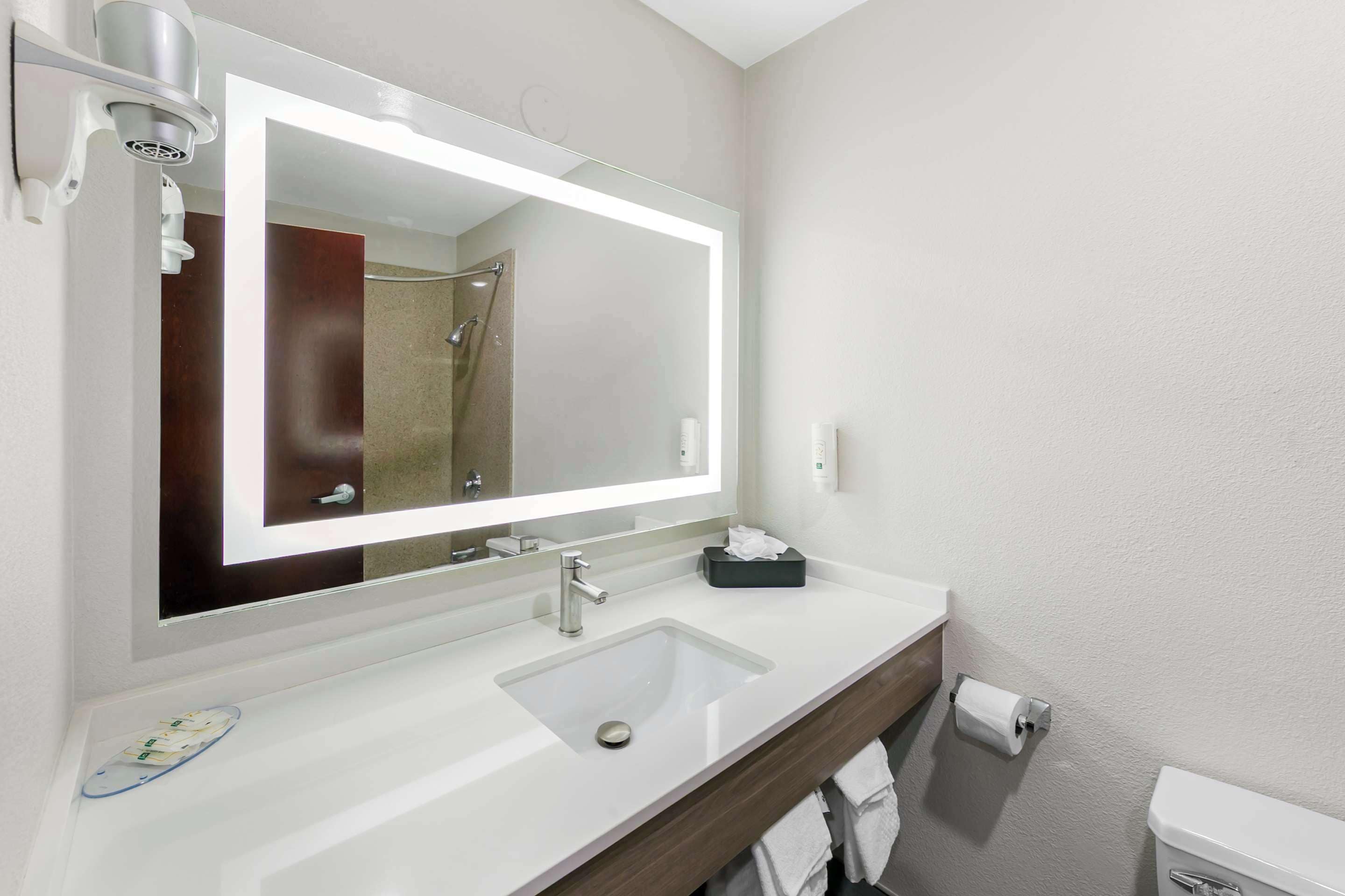 Photo - Quality Inn & Suites Sacramento Downtown Area