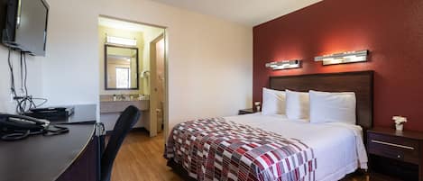 Una scrivania, tende oscuranti, ferro/asse da stiro, Wi-Fi gratuito