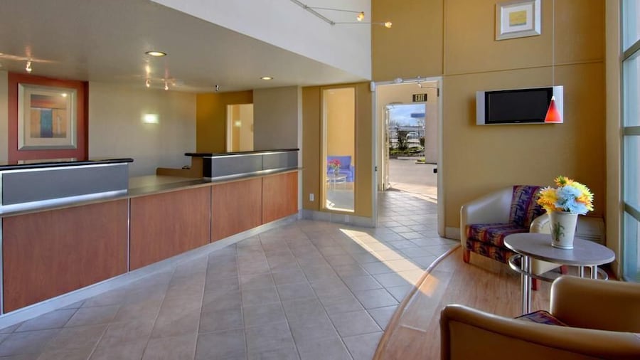 California Inn & Suites Rancho Cordova - Sacramento
