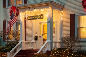 Front of property - Beech Tree Inn & Cottage (Newport)