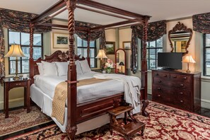 Quarto, 1 cama Queen | Individualmente decorados, ferros/tábuas de passar roupa