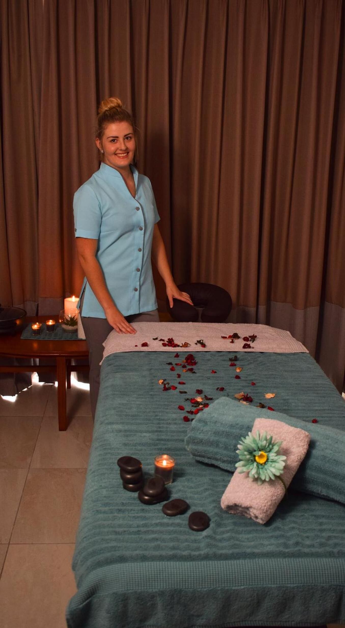 Couples treatment room(s), hot tub, steam room, body treatments