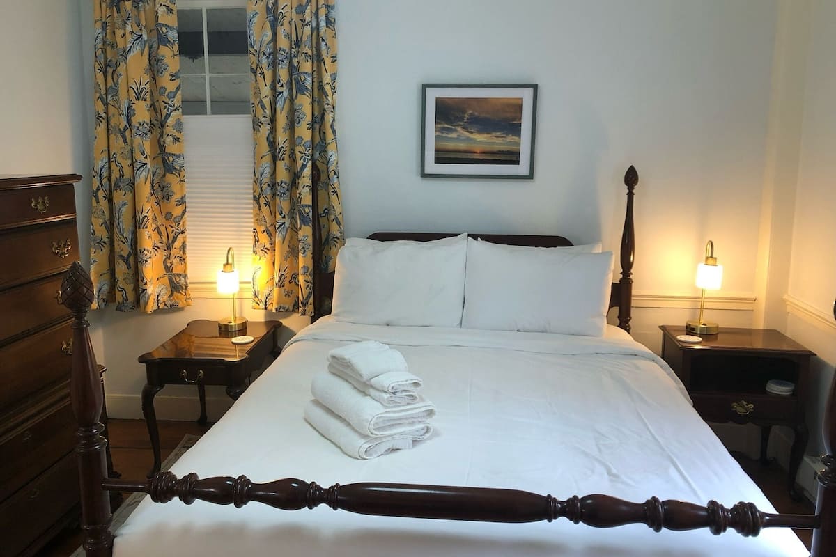Harbor Room | Individually decorated, individually furnished, free WiFi, bed sheets
