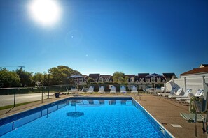 Piscina interna, piscina externa