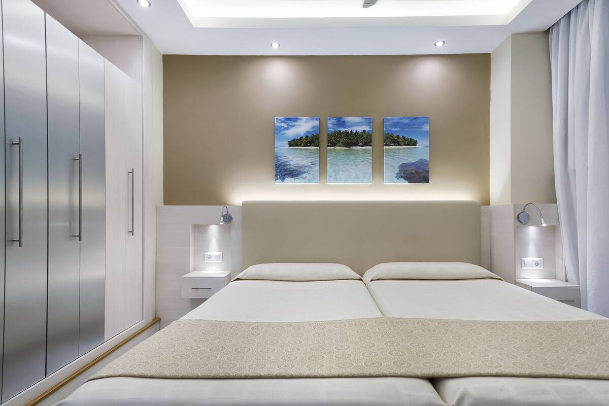 in-room safe, desk, blackout curtains, free wifi