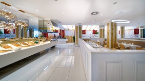 Free daily buffet breakfast
