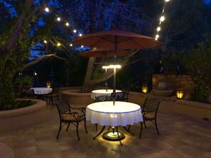 Breakfast and brunch served, garden views - Casa Sedona Inn - Adults Only (Sedona)