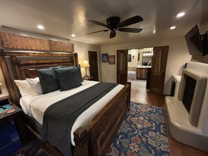 Deluxe Room, 1 King Bed (Sunset) | Premium bedding, in-room safe, individually decorated, blackout drapes - Casa Sedona Inn - Adults Only (Sedona)