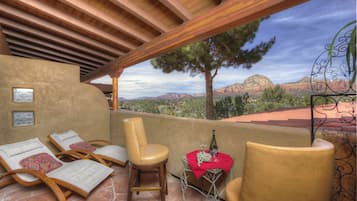 Signature Suite, Balcony, Mountain View | Balkoni