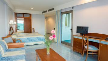 1 bedroom, in-room safe, desk, soundproofing