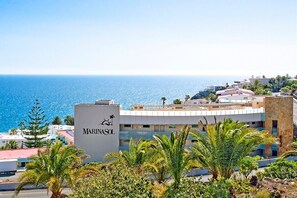 Vista frontal de la propiedad