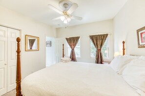 豪華客房, 1 張加大雙人床, 非吸煙房 | 埃及棉床單、高級寢具、羽絨被、記憶床墊