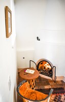 Room 3 | Premium bedding, iron/ironing board, free WiFi, bed sheets