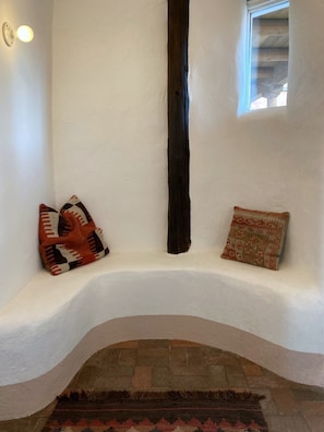Room 3 | Premium bedding, iron/ironing board, free WiFi, bed sheets - The Parador (Santa Fe)