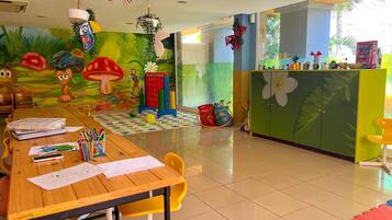 Children’s play area – indoor