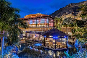 Fachada del alojamiento - Noche