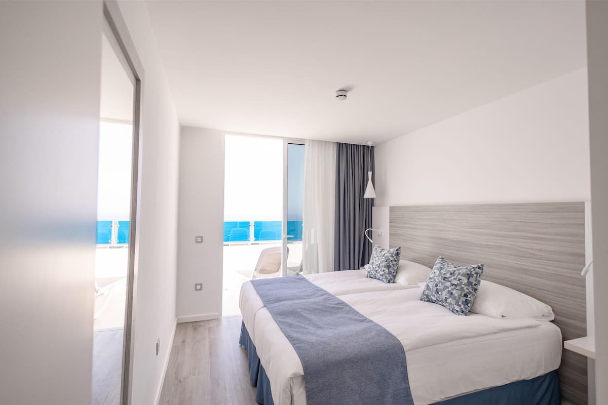1 Schlafzimmer, Allergikerbettwaren, Zimmersafe, Verdunkelungsvorhänge