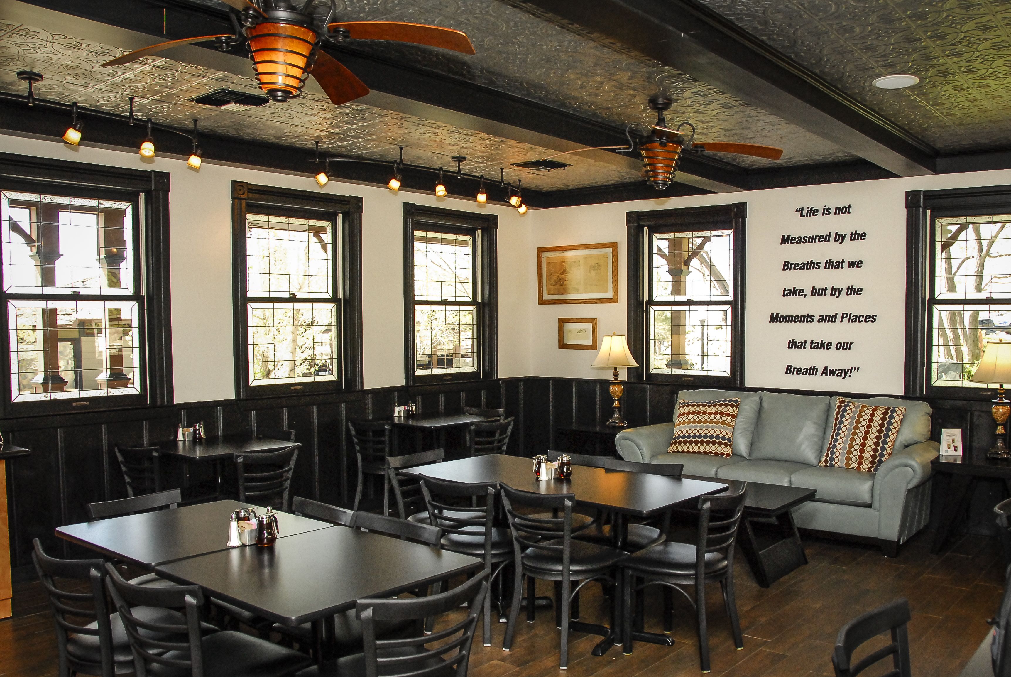 朝食 (オーダー形式)、毎日提供 (有料)