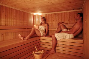 Sauna, steam room, body treatments, facials, manicures and pedicures - Valamar Carolina Hotel & Villas (Rab)