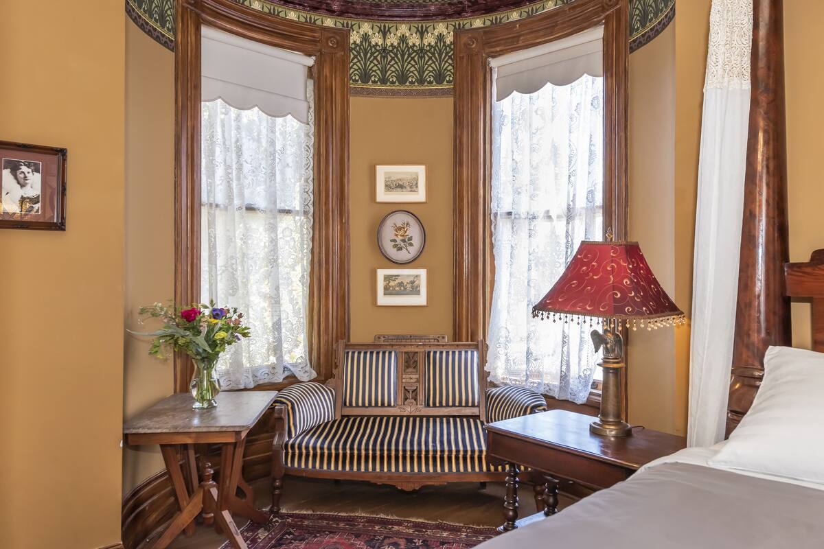Premium Double Room, Ensuite (Aimee Crocker Room)
