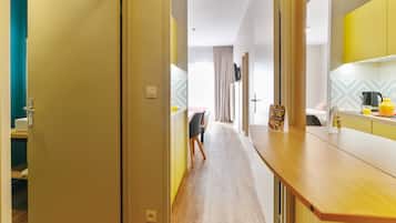 Superior Double Studio | Desk, iron/ironing board, free WiFi, bed sheets