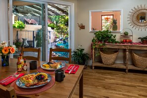 Free daily full breakfast  - Adobe Rose Inn B&B (Tucson)