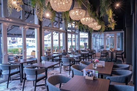 Lounge. Hampshire Hotel - Voncken Valkenburg