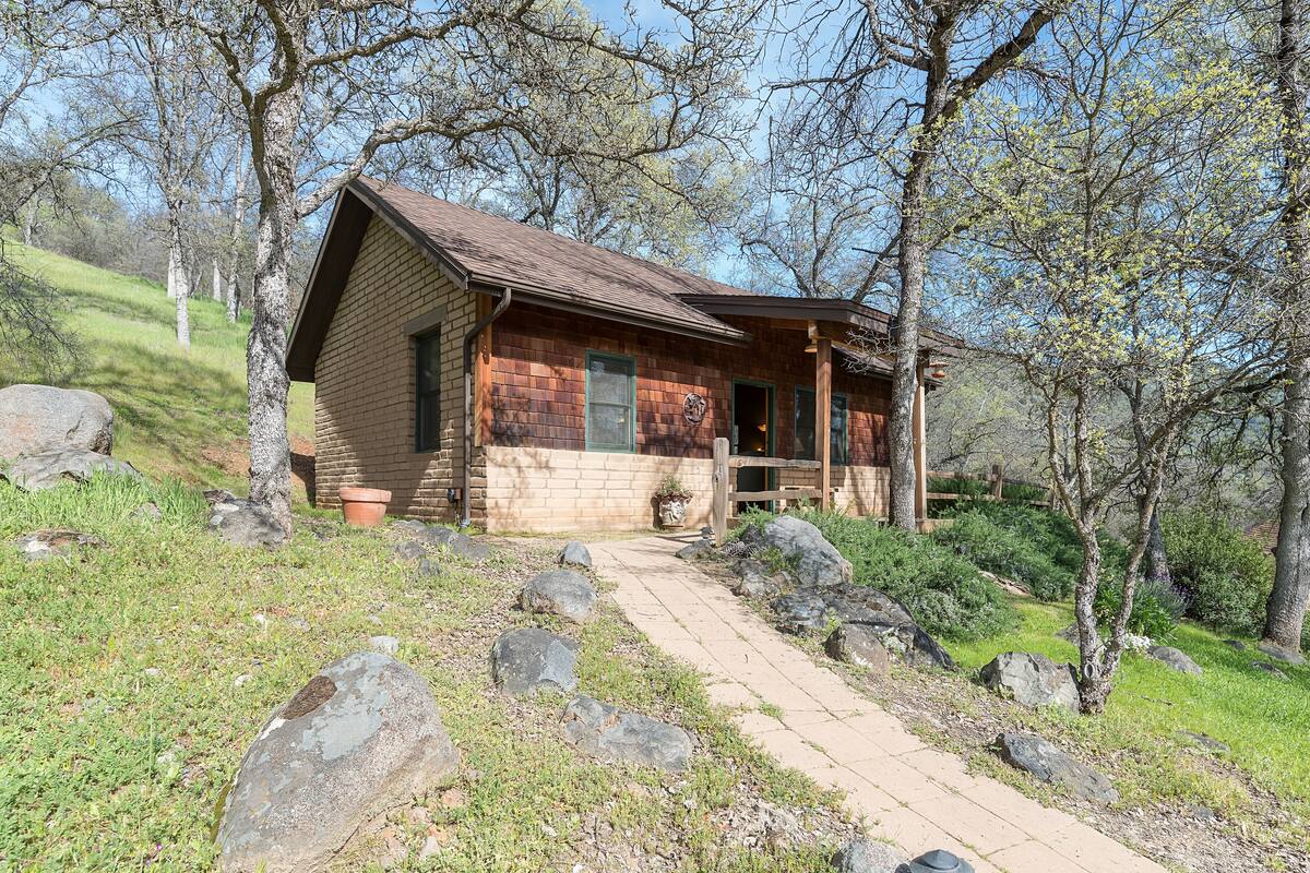 Garden Cottage | Mountain view