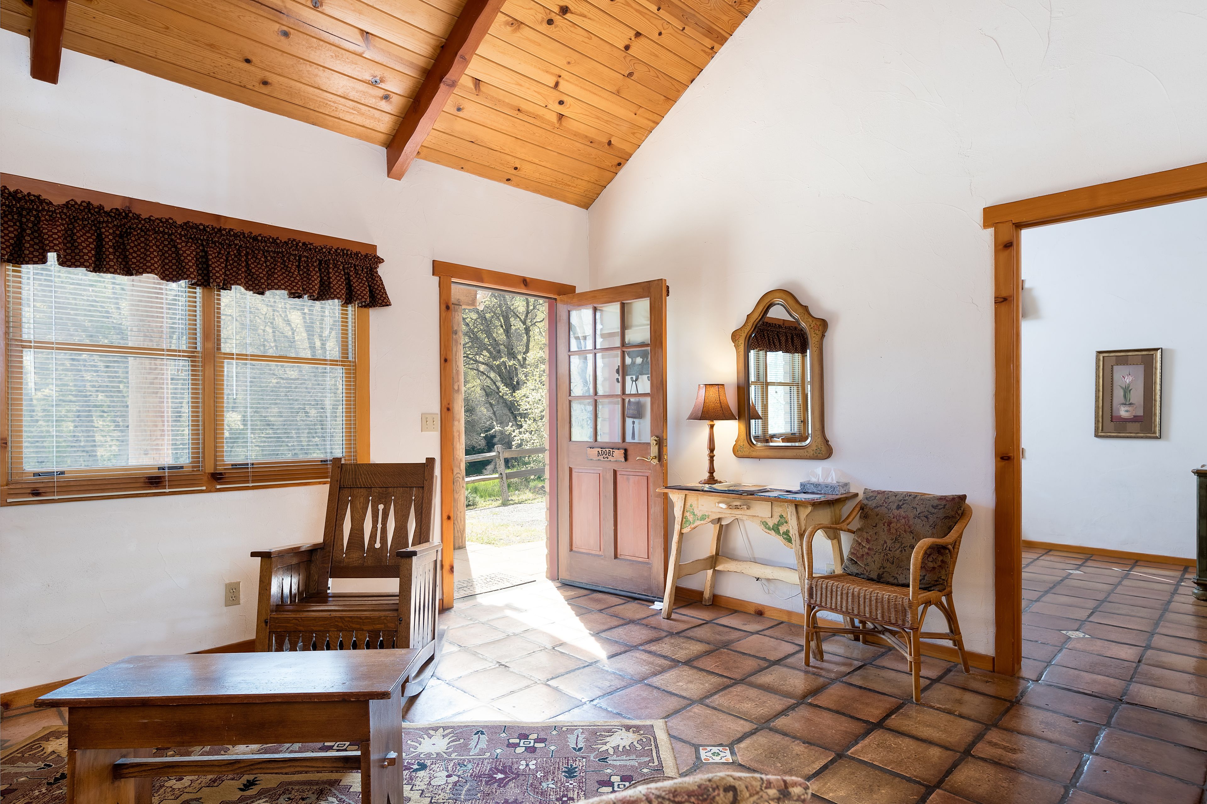 native cottage | premium bedding, individually decorated, individually furnished, desk