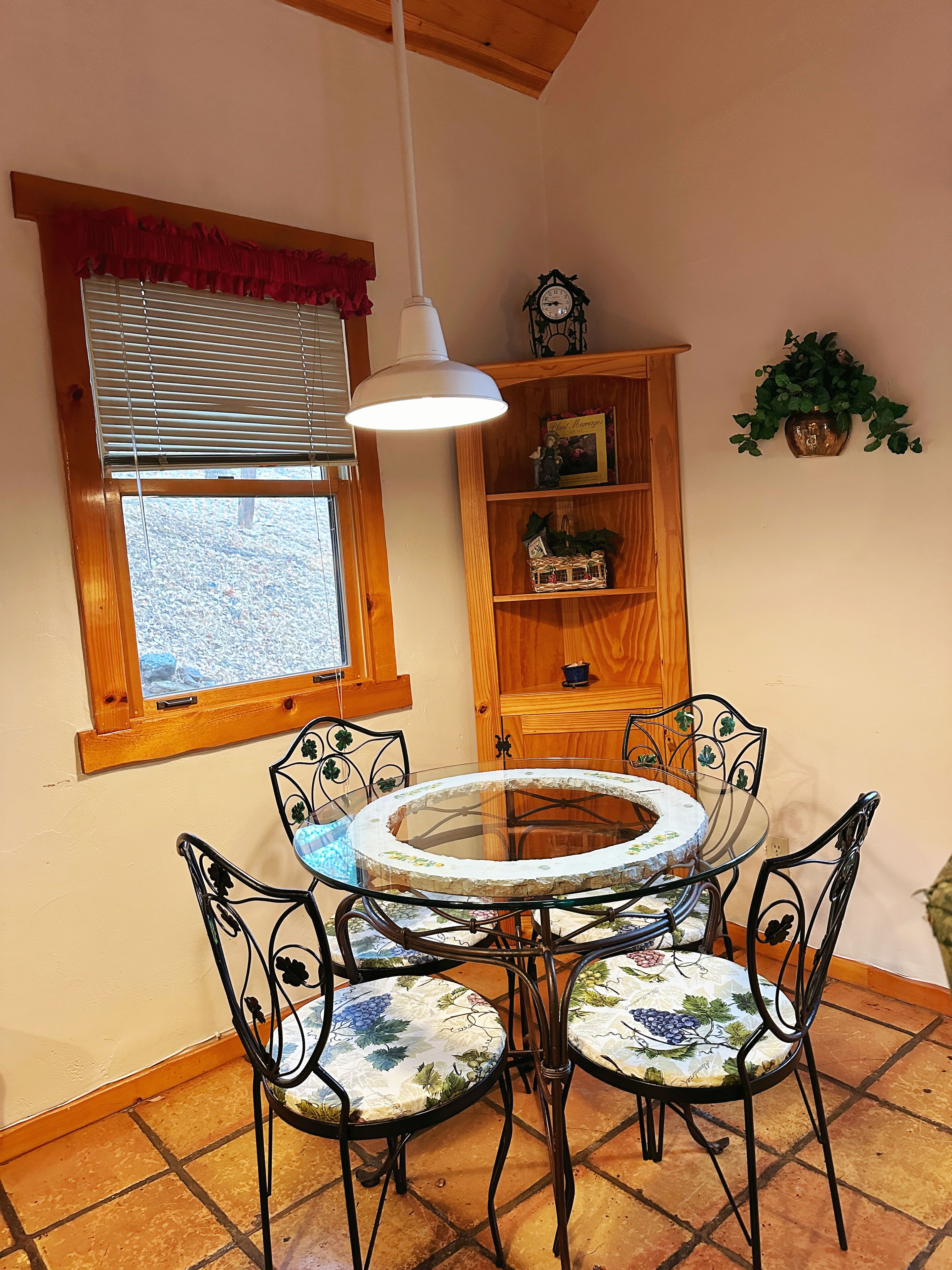 garden cottage | in-room dining