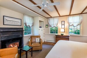 Queen Room with Garden View | Egyptian cotton sheets, premium bedding, memory foam beds