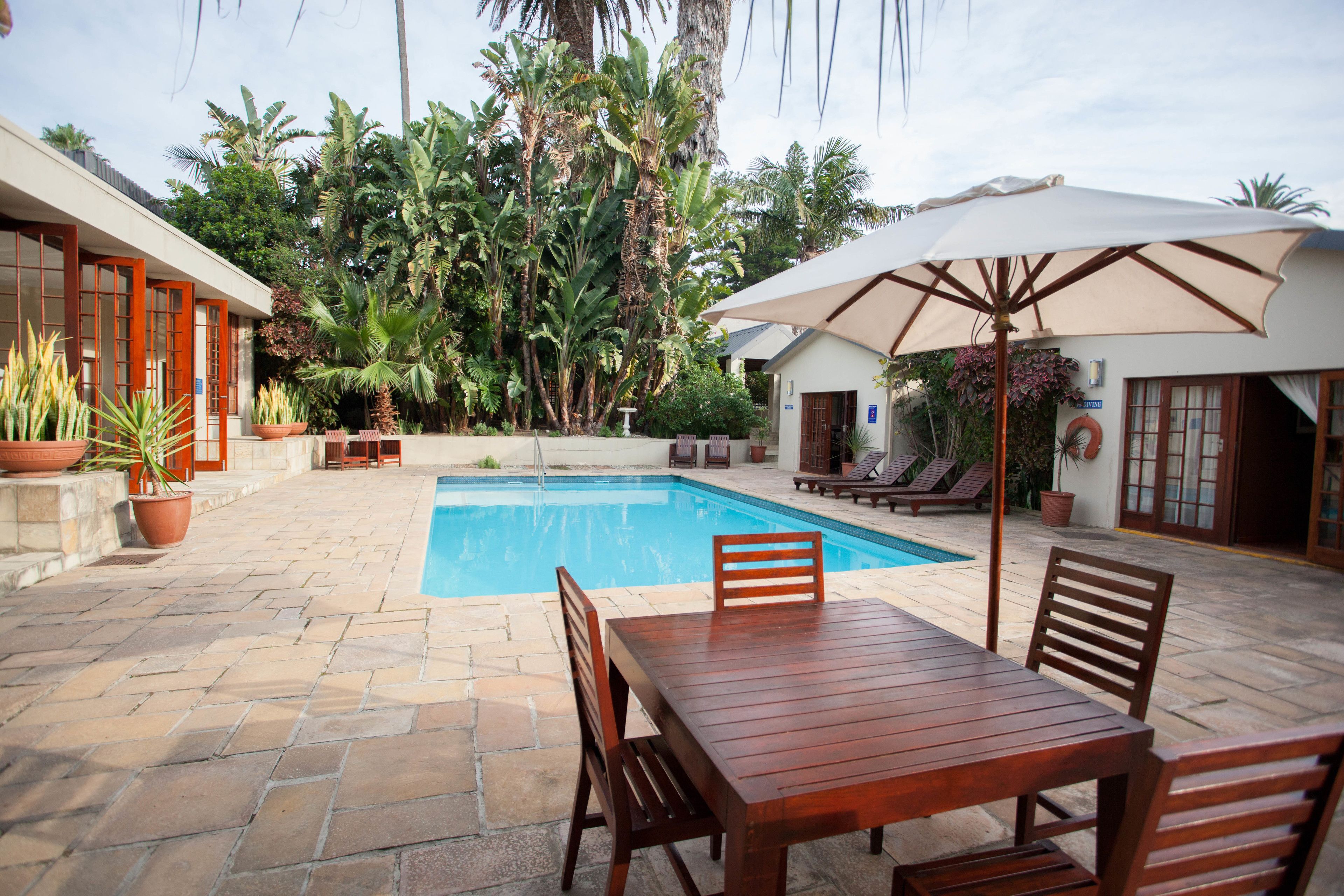 Couples treatment rooms, sauna, hot tub, steam room, body treatments