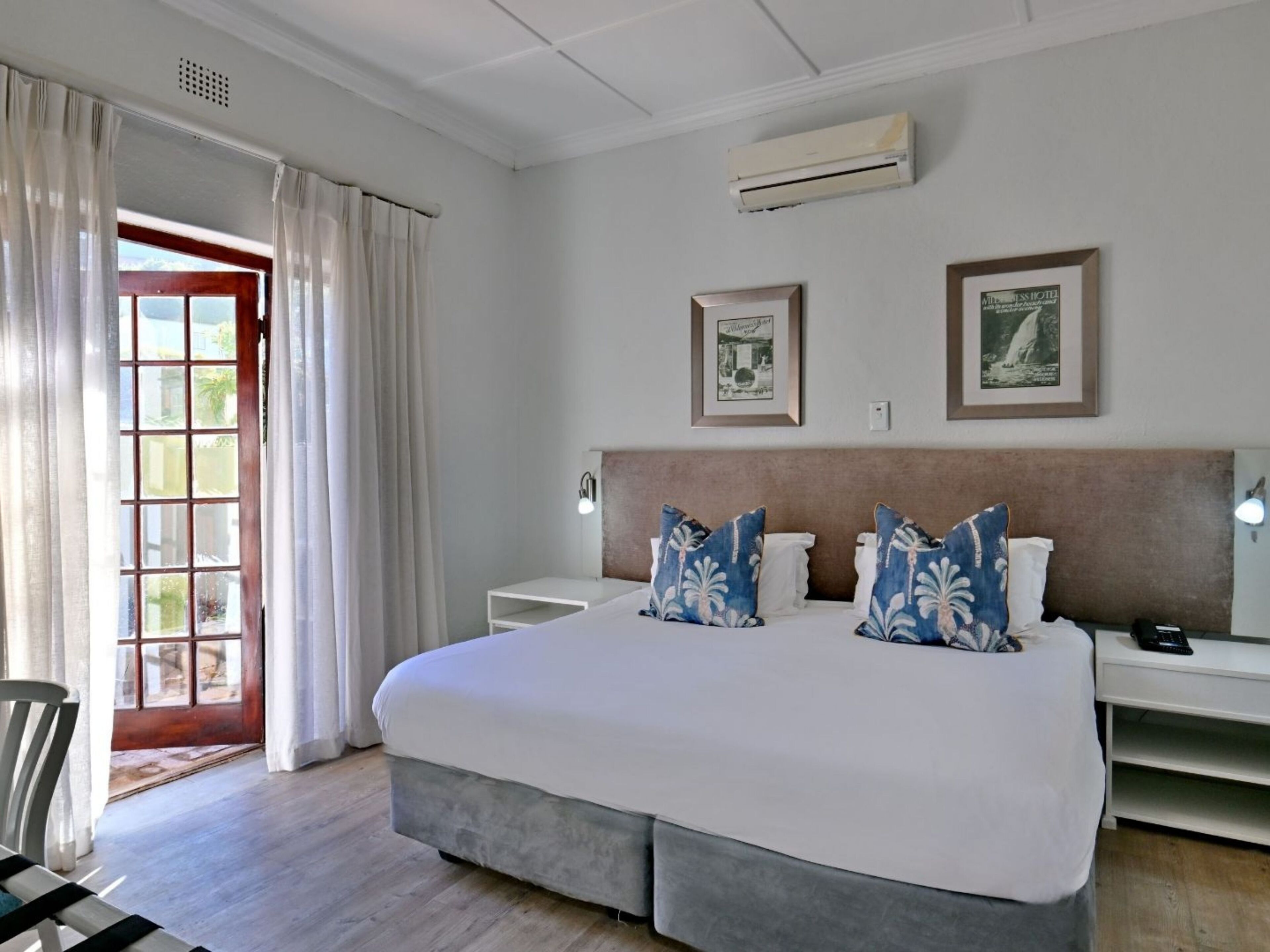 Deluxe Room, 1 King Bed | Premium bedding, Select Comfort beds, desk, laptop workspace