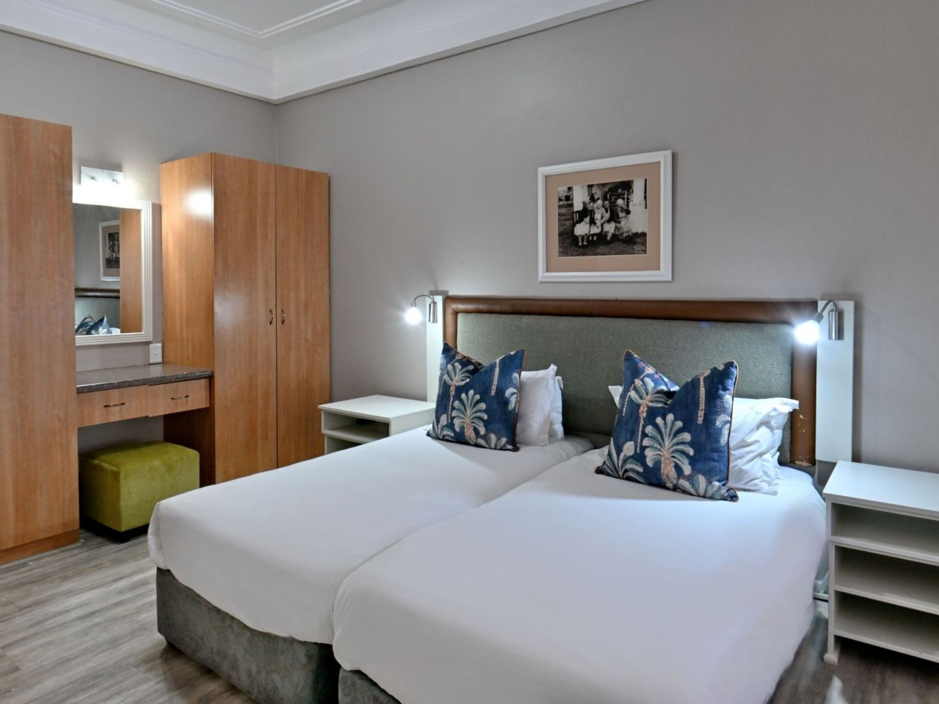 Deluxe Apartment | Premium bedding, Select Comfort beds, desk, laptop workspace