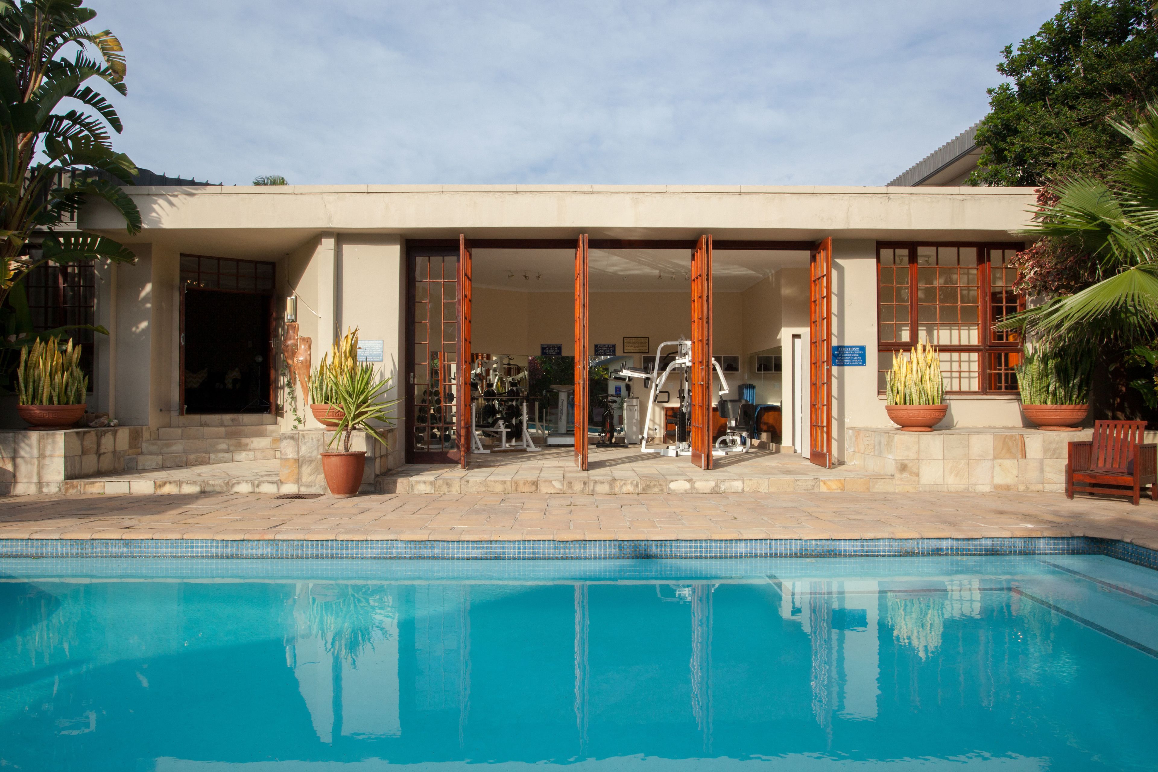 Couples treatment rooms, sauna, hot tub, steam room, body treatments