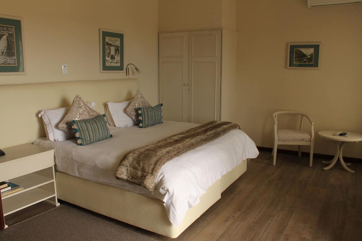 Deluxe King Rooms | 1 bedroom, premium bedding, Select Comfort beds, desk