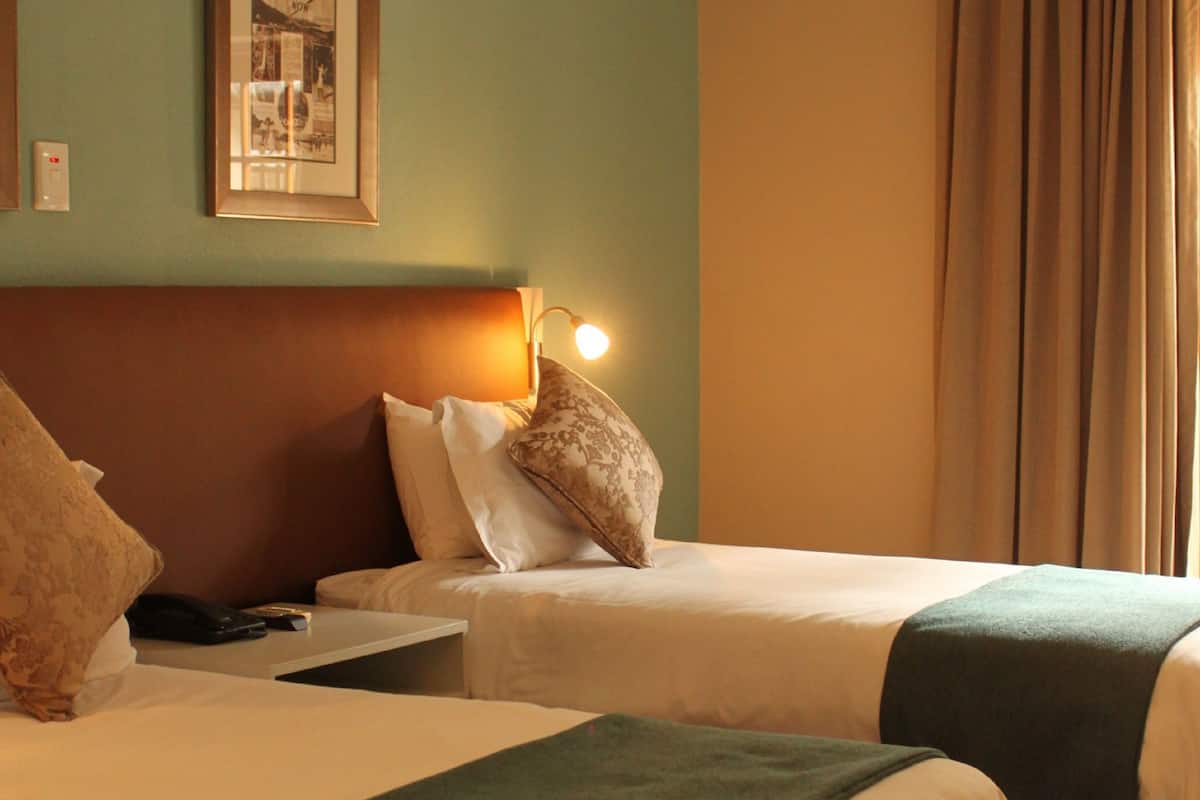 Classic Twin Room (Classic Twin 13) | 1 bedroom, premium bedding, Select Comfort beds, desk