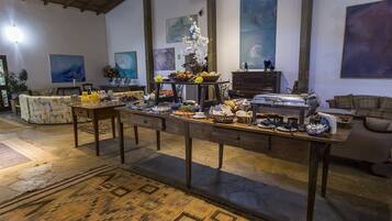 Desayuno continental incluido todos los días