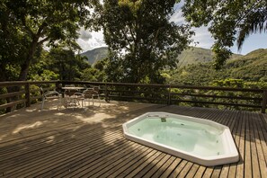 Bañera de hidromasaje exterior